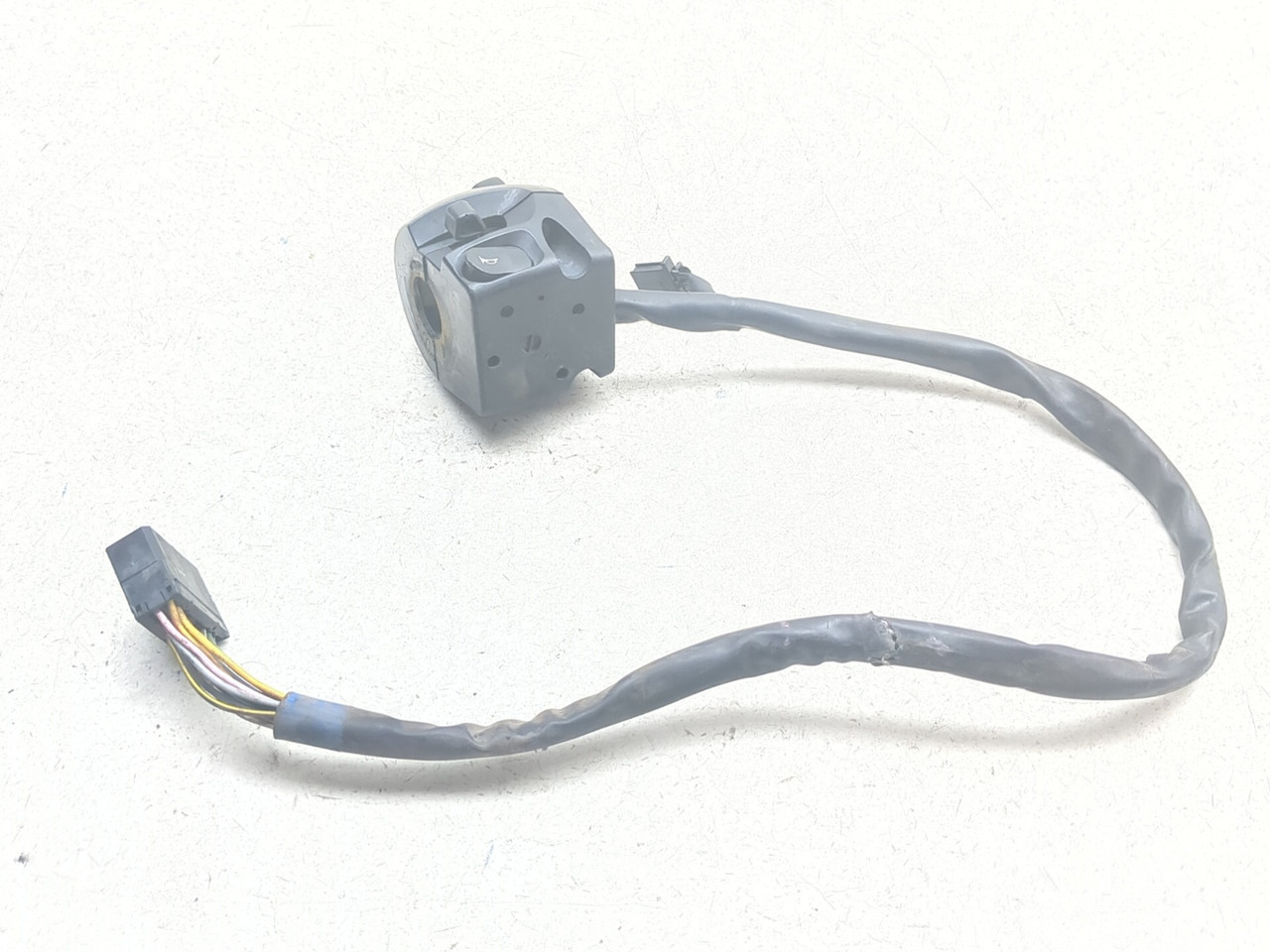10-17 Victory Cross Country Front Left Handlebar Switch Button