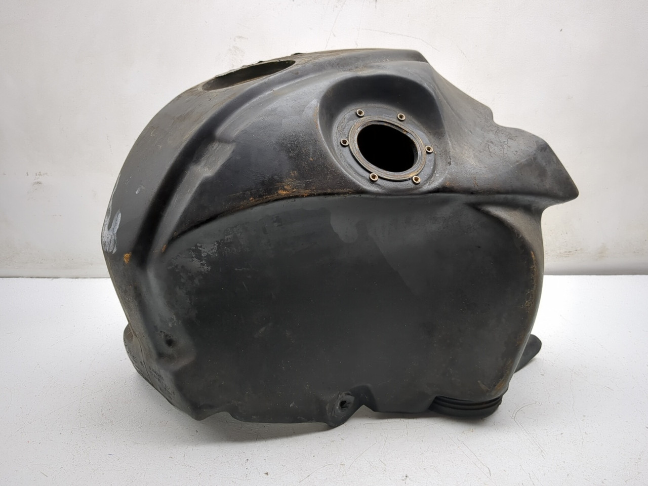 ＢＭＷ　純正 C1000　タンク 03-05 BMW K1200GT Gas Fuel Tank - Sun Coast Cycle Sports | Used
