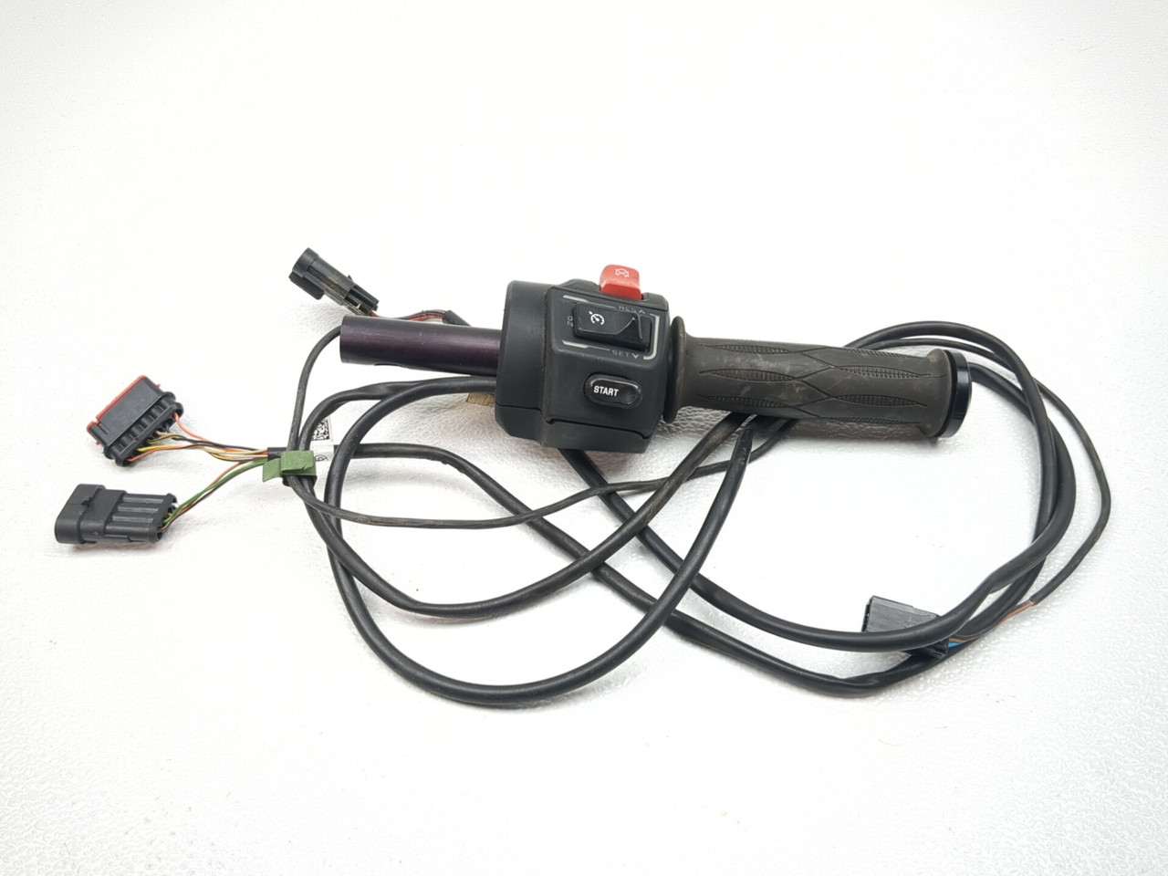 10-13 Can Am Spyder RT Front Right Handlebar Switch Assembly