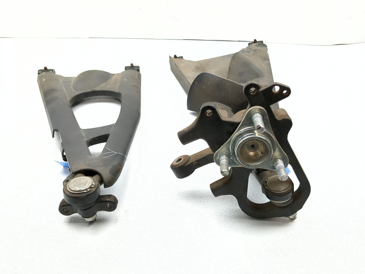 08-12 Can Am Spyder RT SE5 Front Right Upper Lower A-Arm Set - Sun