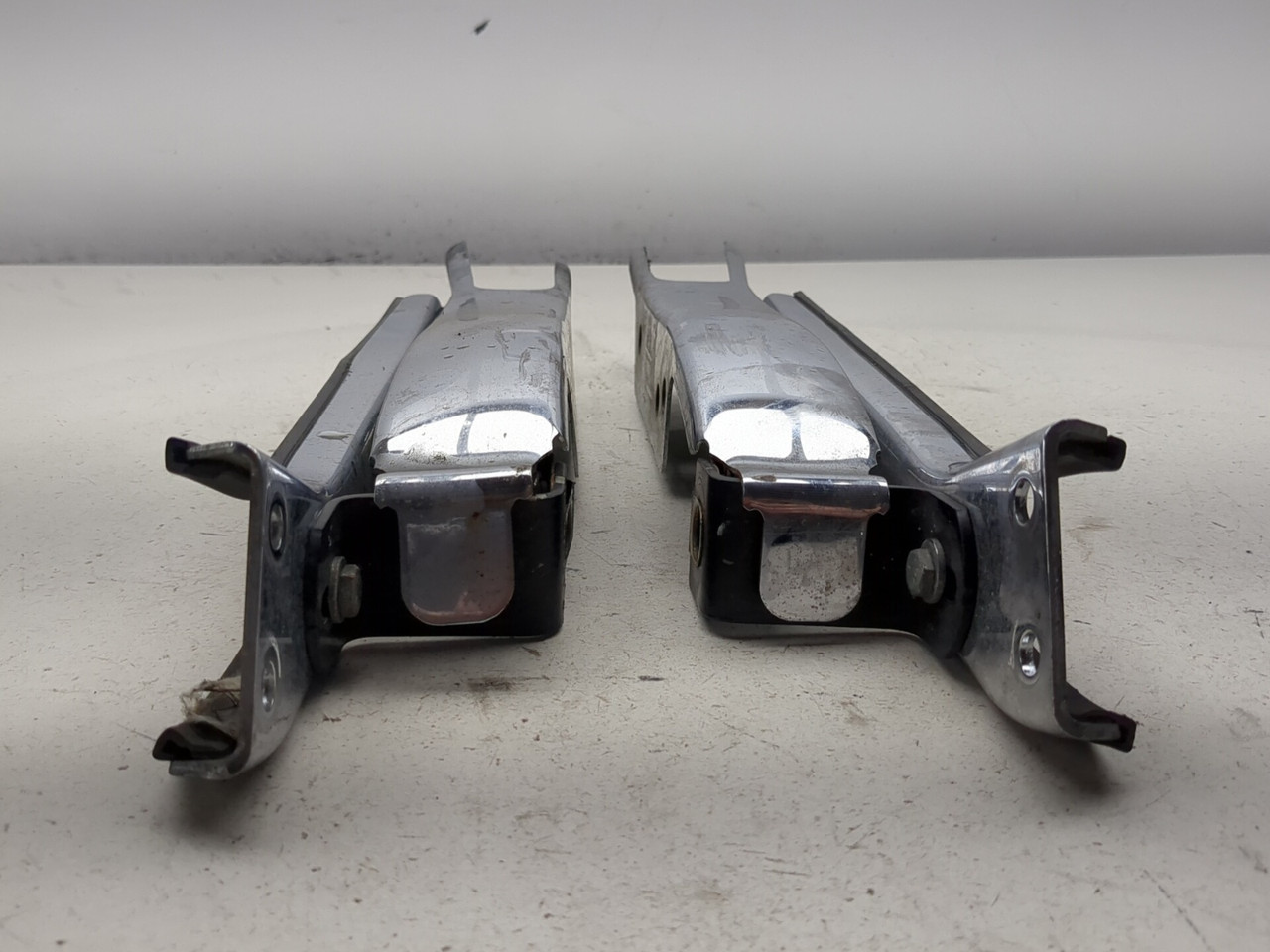 06-13 Harley HD CVO Ultra FLHTCUSE3 Rear Fender Strut Filler
