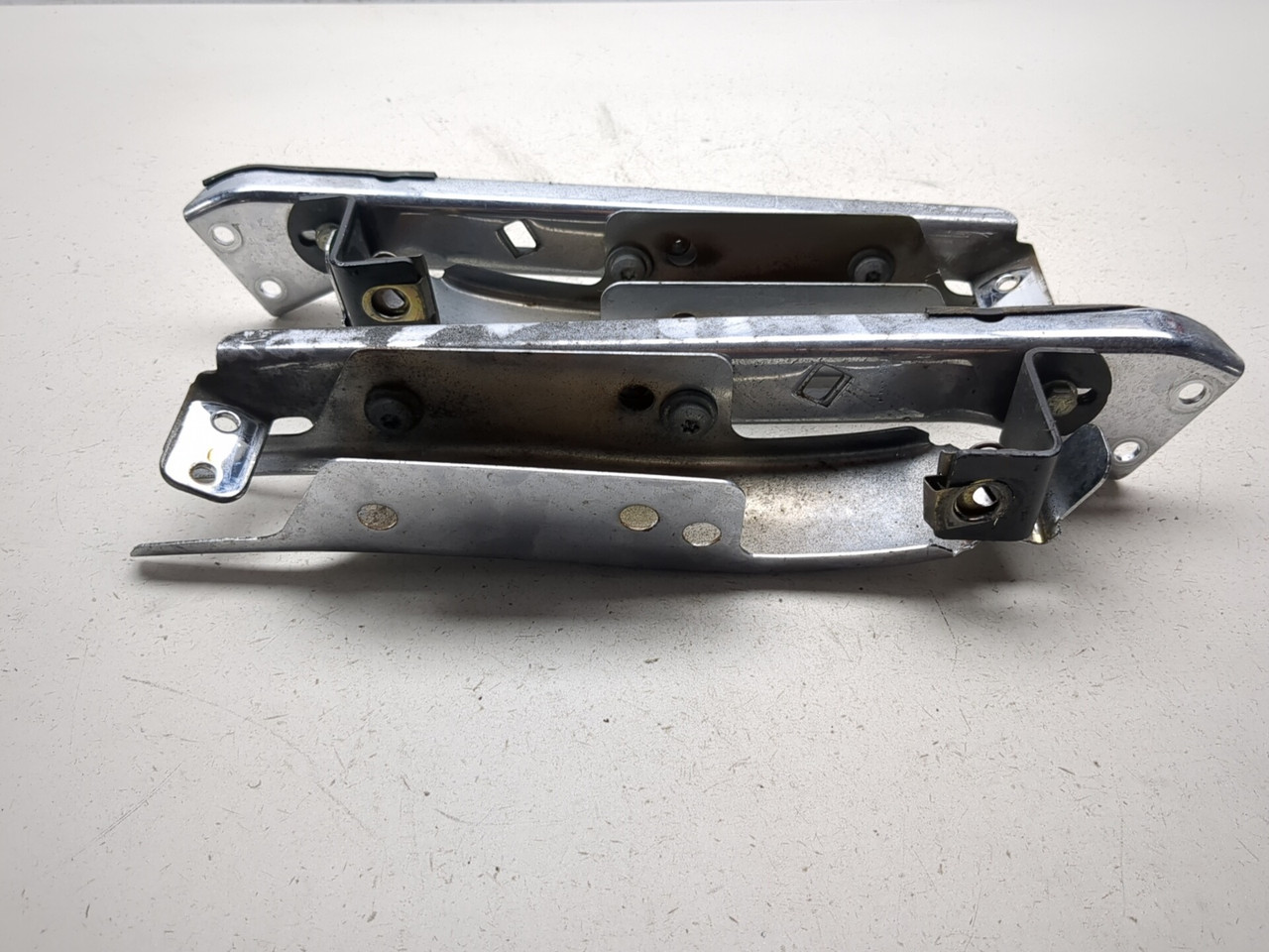 06-13 Harley HD CVO Ultra FLHTCUSE3 Rear Fender Strut Filler