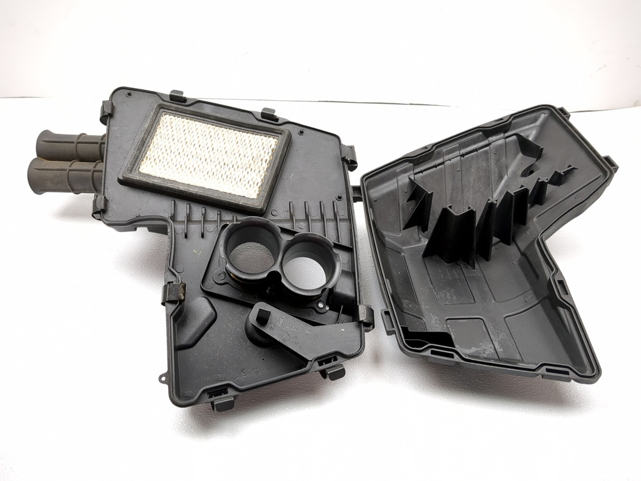 08-12 Can Am Spyder RT SE5 Airbox Assembly 707800182 - Sun Coast