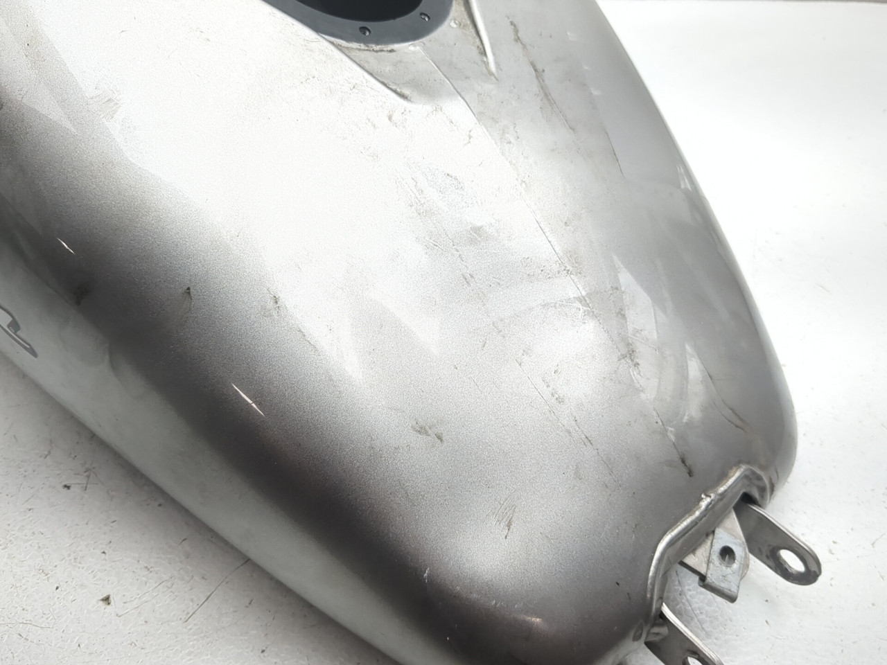 06-10 Harley Davidson FXD Dyna Super Glide Fuel Gas Petrol Tank