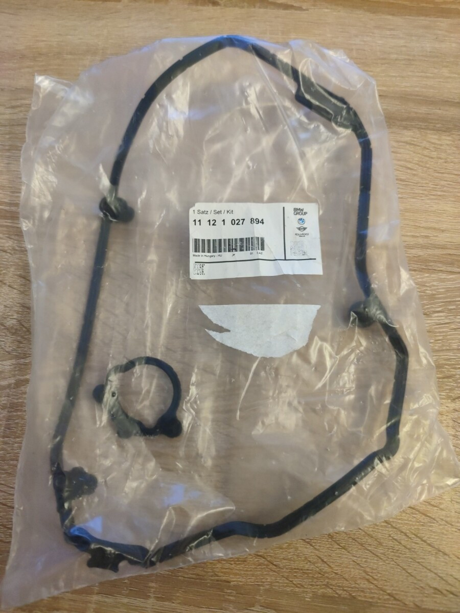 24-25 BMW R1300GS Cylinder Head Cover Seal Kit Right 11121027894
