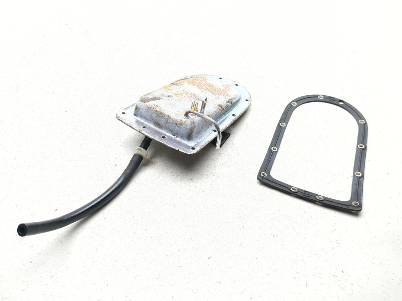 06-14 Harley FXDC Dyna Super Glide Custom Fuel Pump Top Plate
