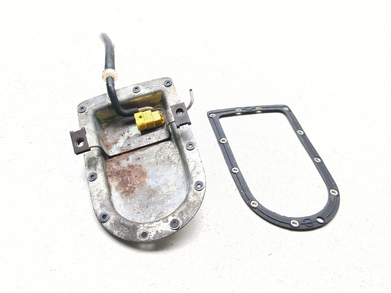 06-14 Harley FXDC Dyna Super Glide Custom Fuel Pump Top Plate