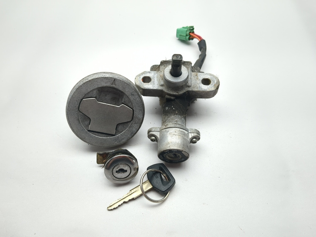 05-09 Suzuki VZ800 Boulevard M50 Ignition Switch Cap Lock Key Set