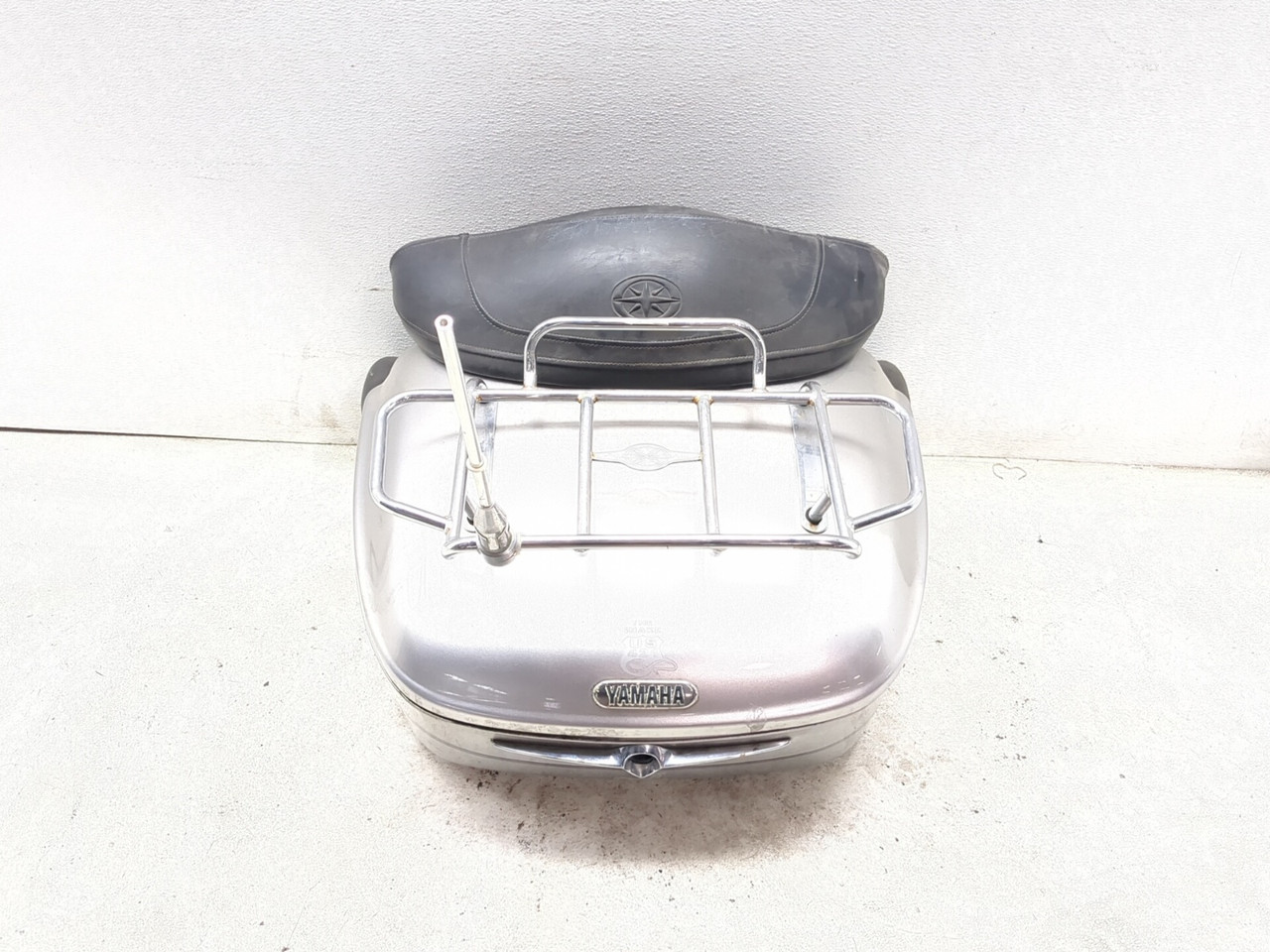 99-13 Yamaha Royal Star Venture XVZ1300 Rear Travel Trunk Assembly