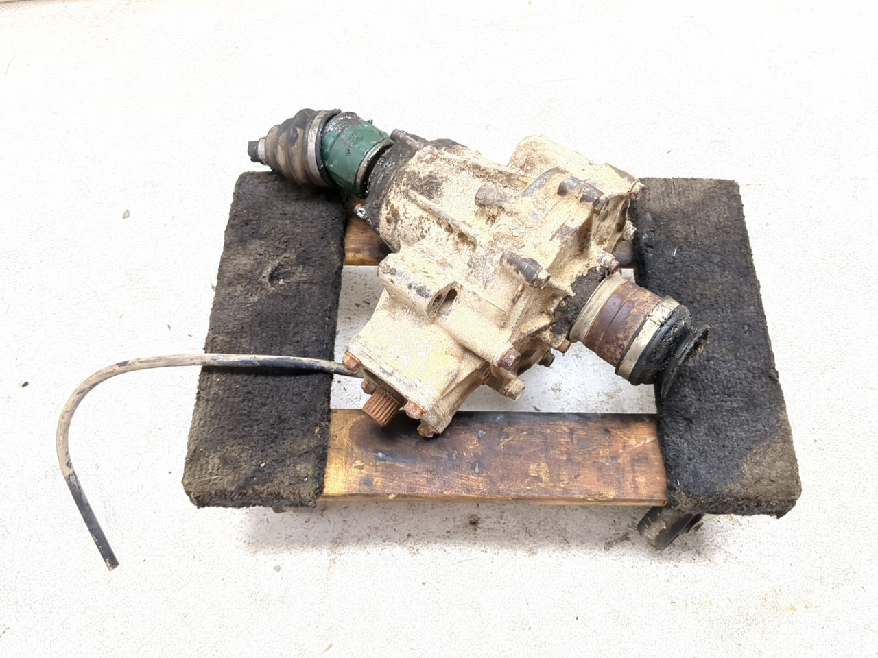 93-00 Kawasaki Mule 2510 KAF620 Front Differential 13101-1190