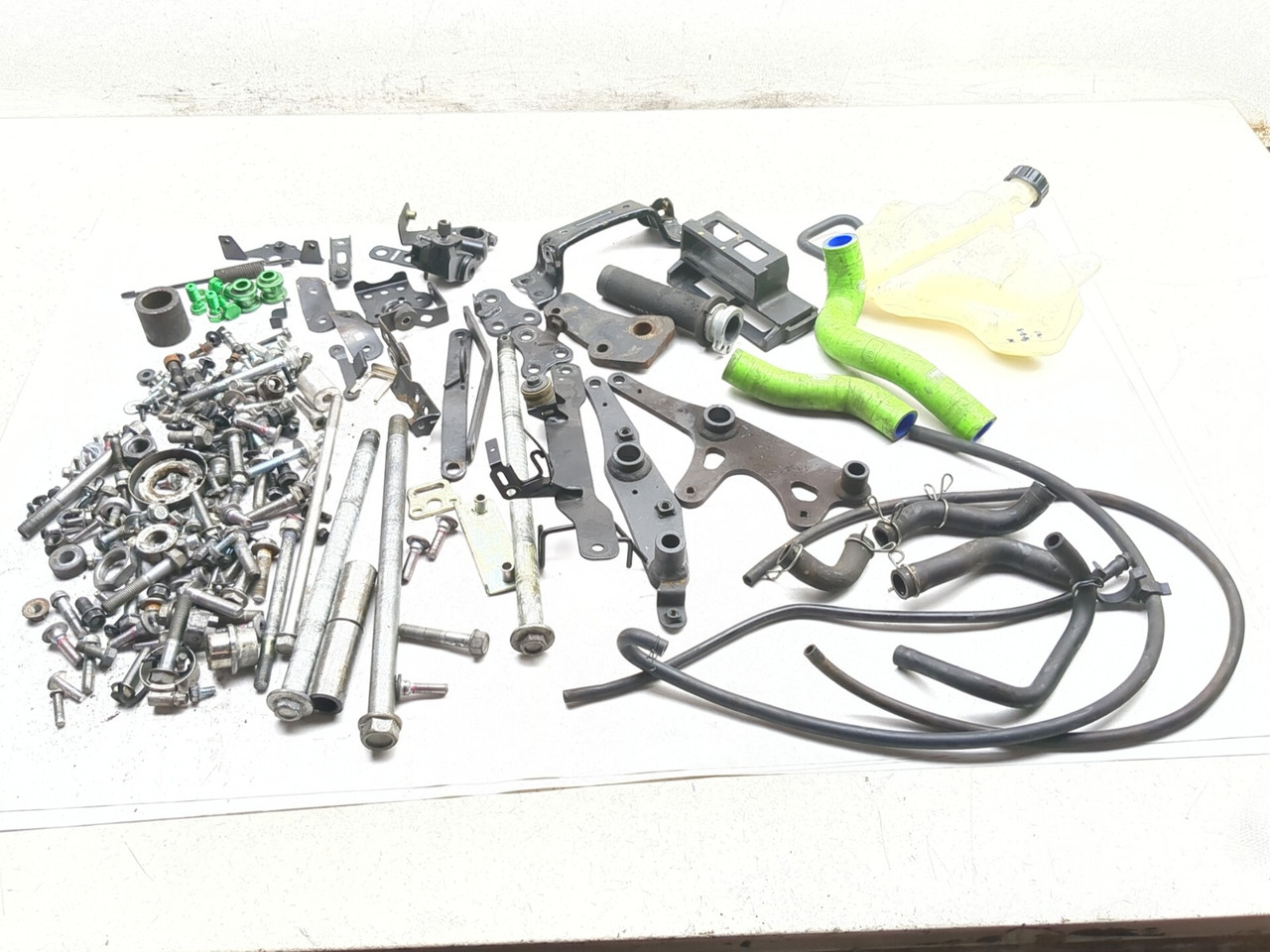 18-26 Kawasaki Ninja 400 EX400 Chassis Bolt Nut Screw Axle Bracket