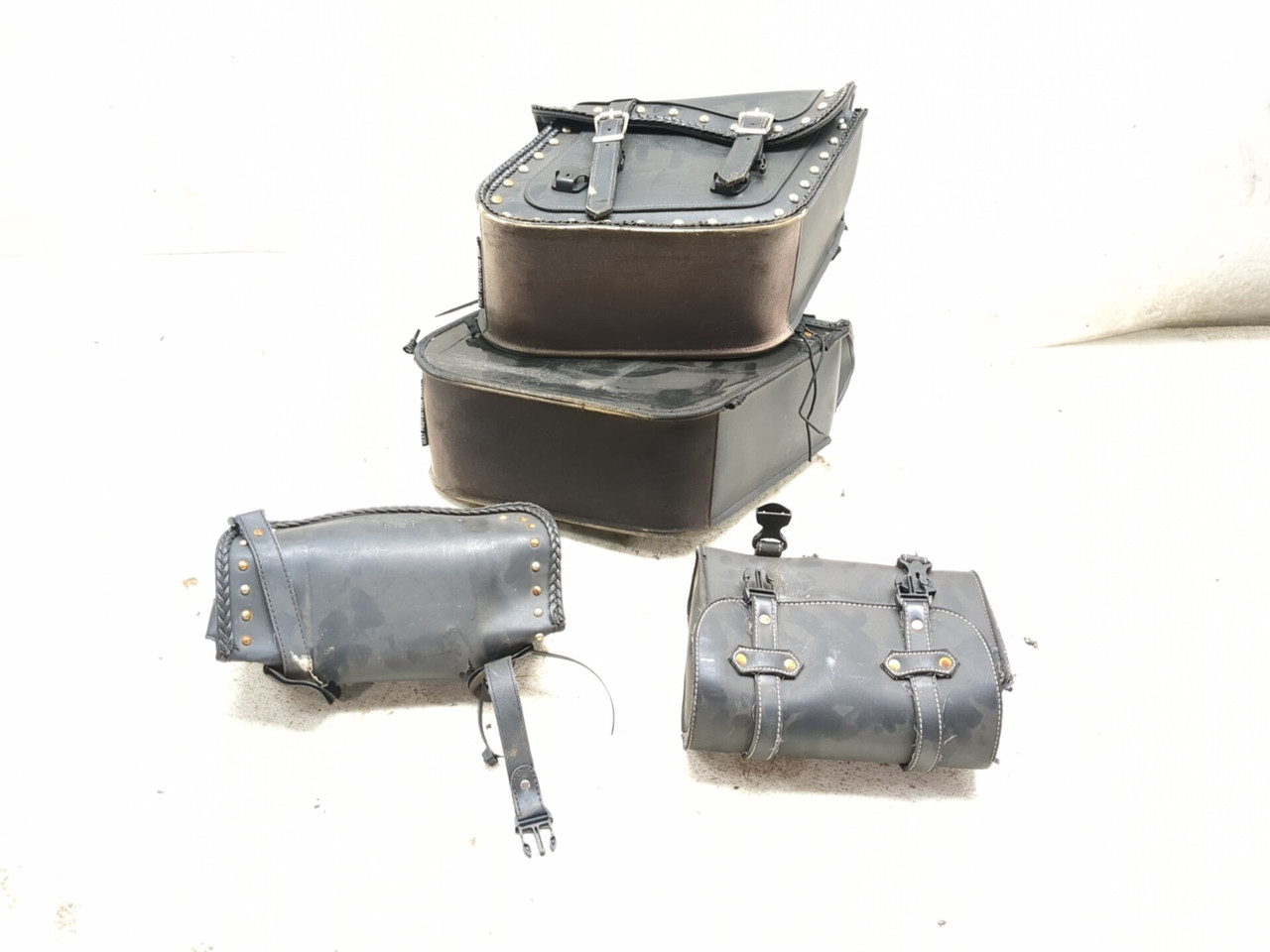 98-04 Suzuki VL1500 intruder LC Rear Saddlebag Tool Bag Kit Set