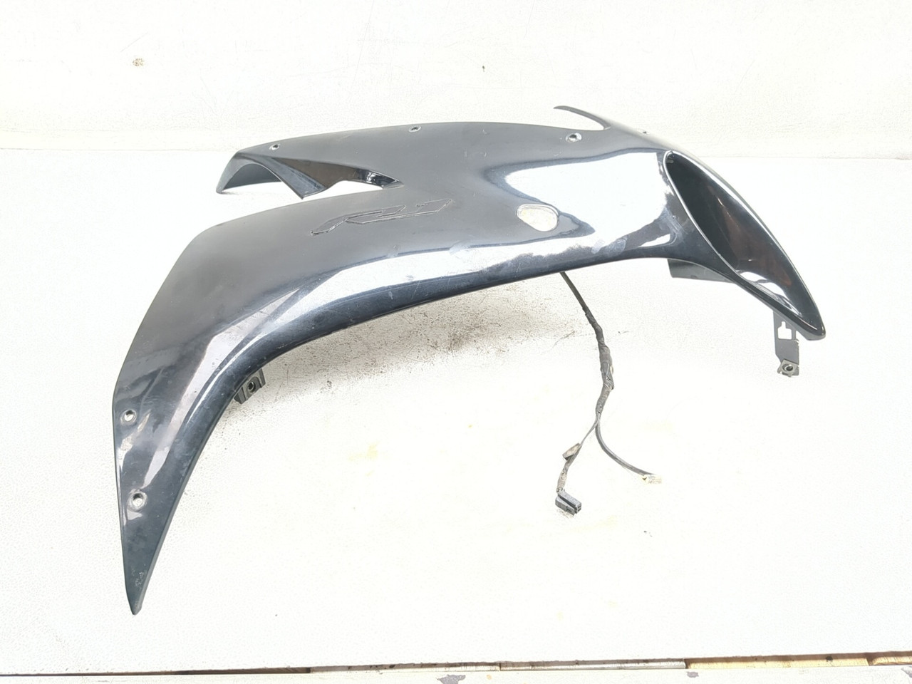 04-06 Yamaha YZF R1 YZF-R1 Front Right Upper Side Fairing Cover