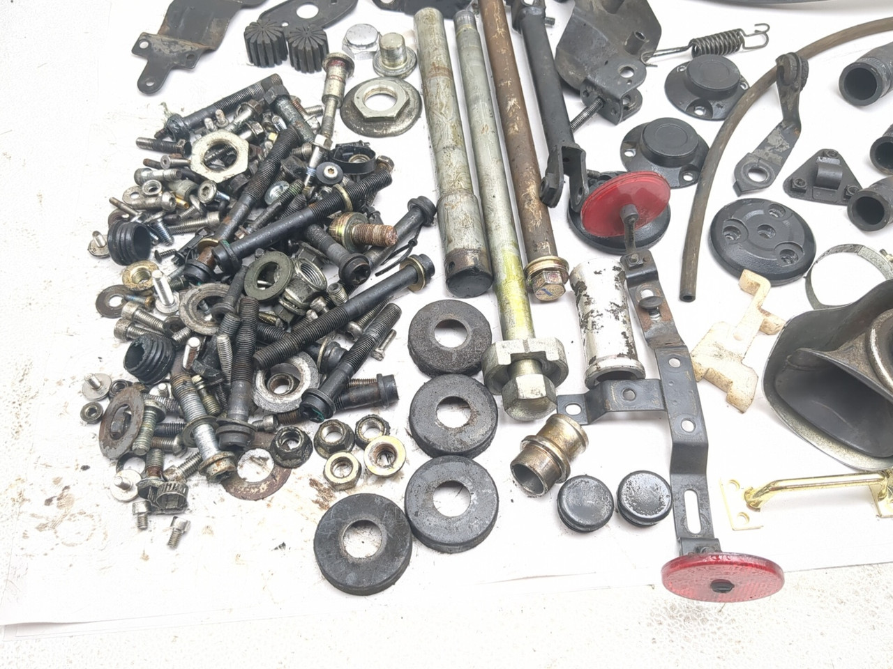 98-01 Triumph Legend TT 900 Chassis Bolt Nut Screw Axle Bracket
