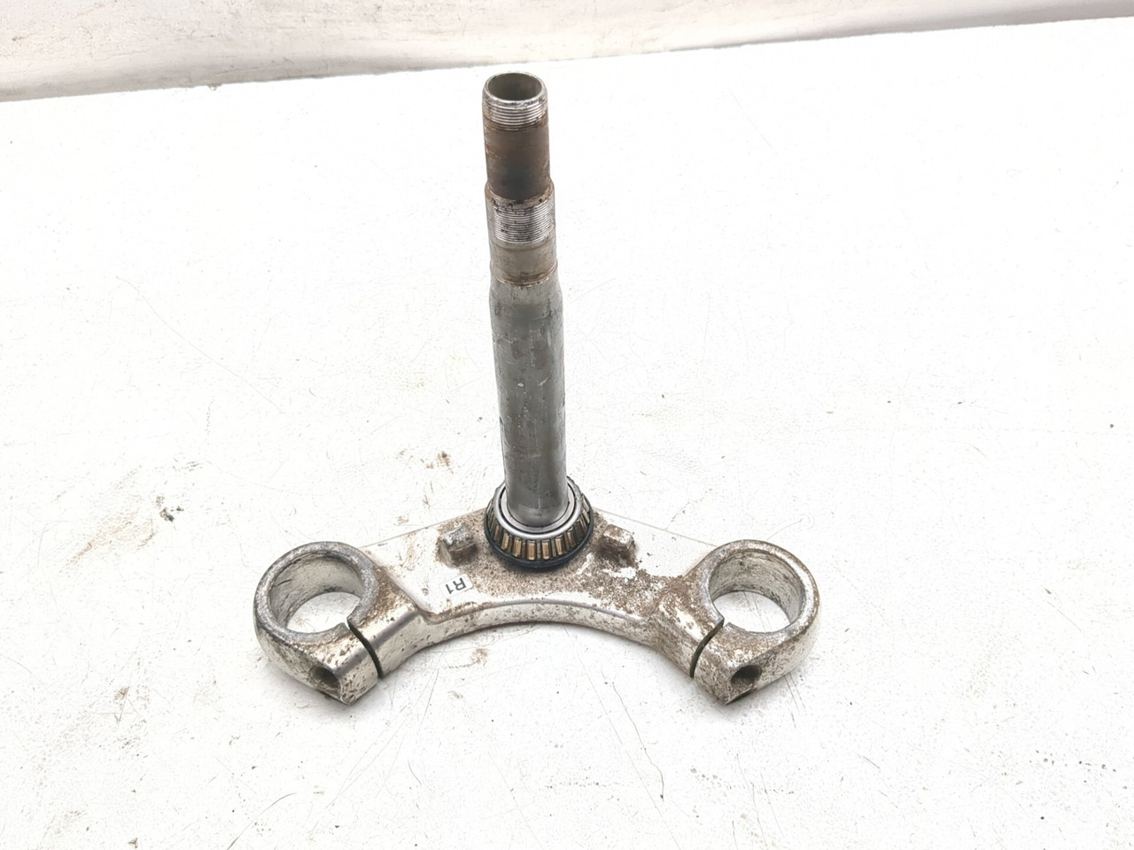 98-01 Triumph Legend TT 900 Front Lower Triple Tree Yoke Stem