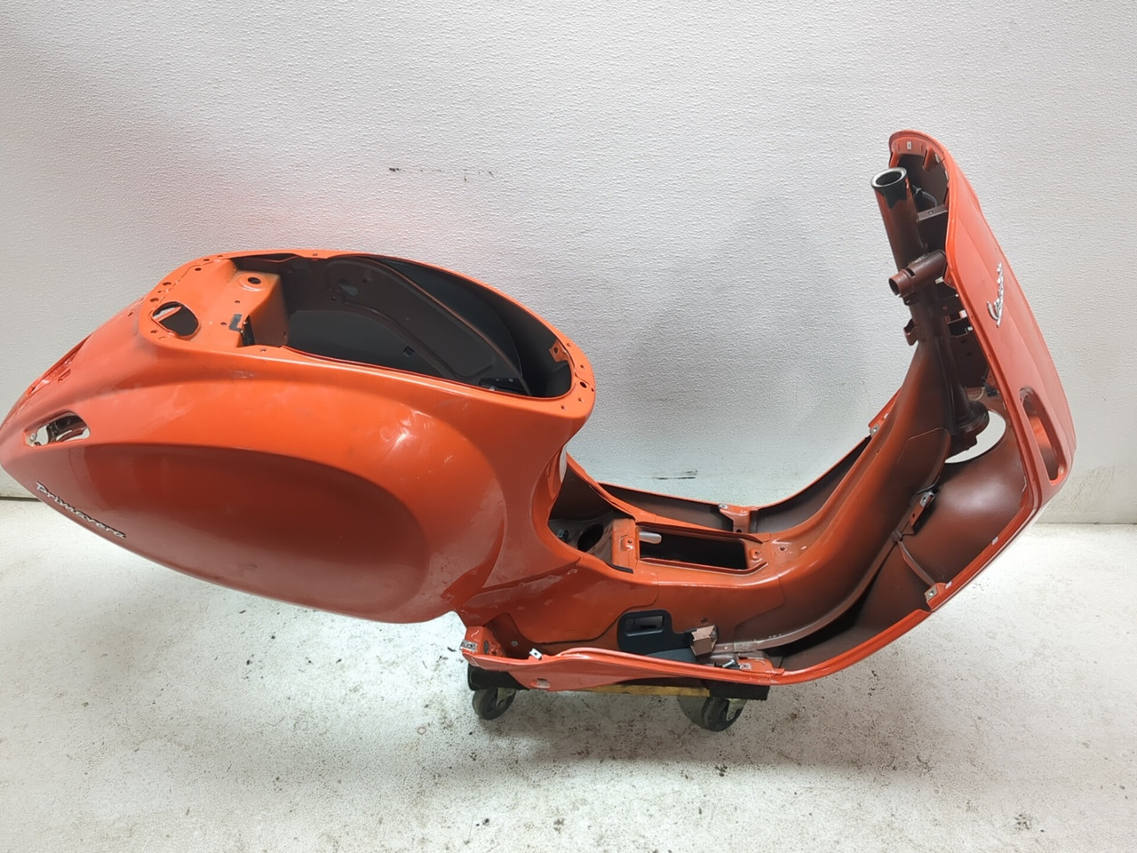 18-25 Vespa Sprint 50 Main Frame Chassis STRAIGHT SLVG - Sun Coast