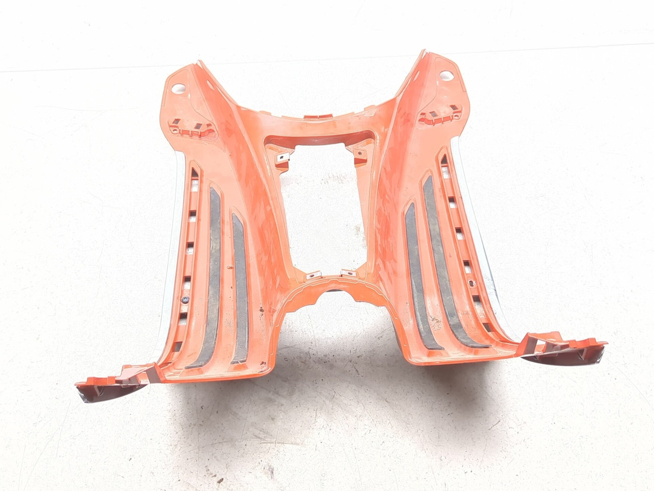 18-25 Vespa Sprint 50 Floorboard 673612 - Sun Coast Cycle Sports