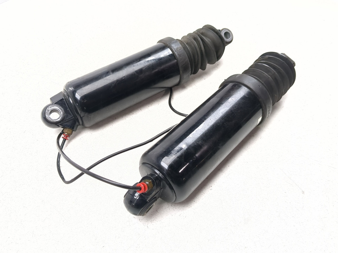 04-06 Harley Road King Custom FLHRSI Rear Left Right Air Shock Set