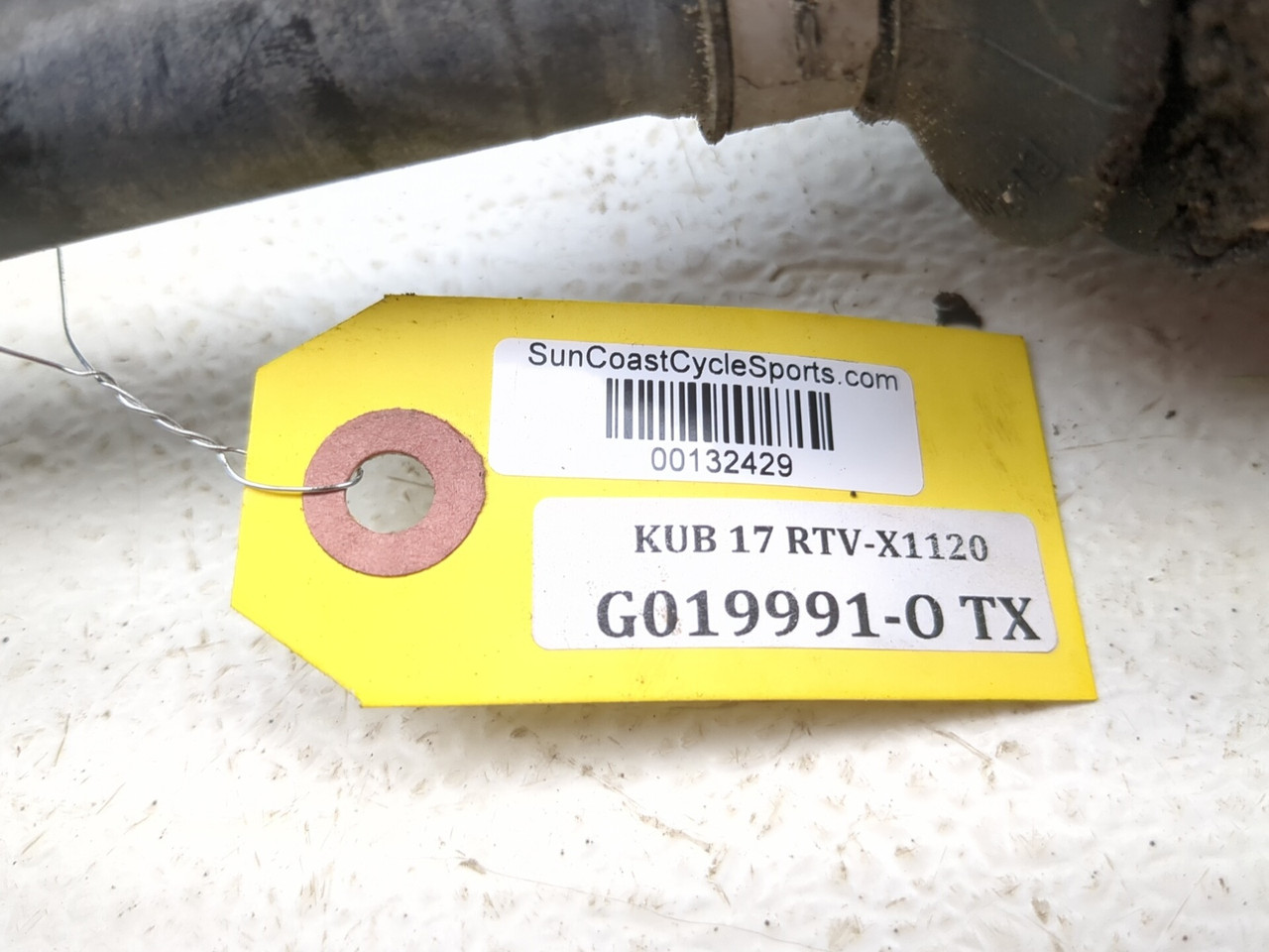 buです。 14-23 Kubota RTV X1120 Front Left CV Axle Bolt Shaft Spindle K7591