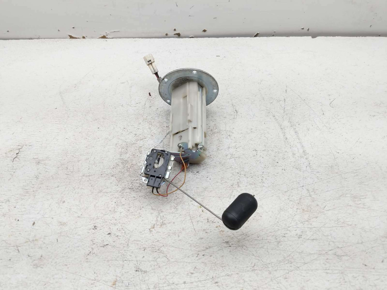 13 Suzuki DL650 V Strom Petrol Gas Fuel Pump Assembly 15100-11J00