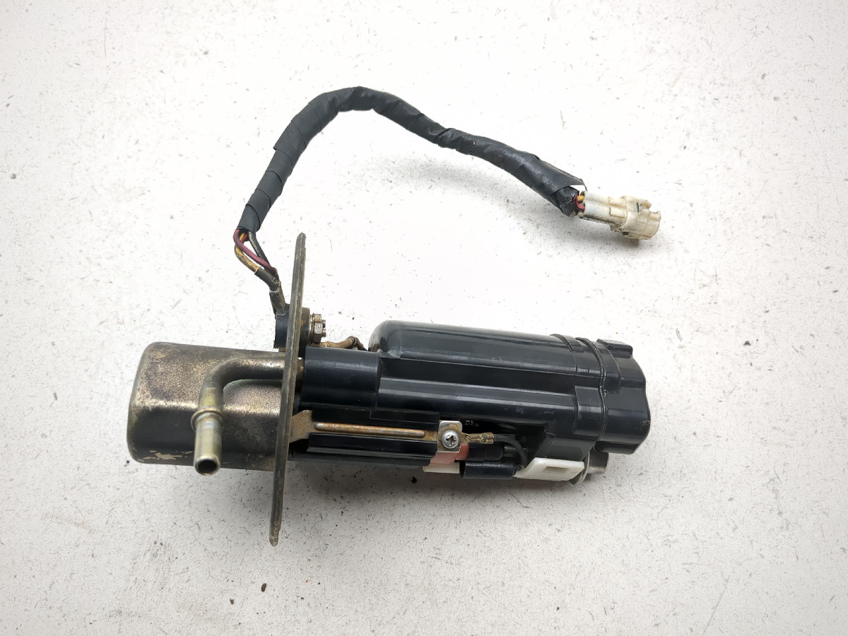 04 05 Suzuki GSXR 600 Petrol Gas Fuel Pump Assembly 15100-35F30