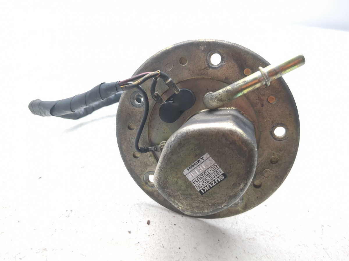 04 05 Suzuki GSXR 600 Petrol Gas Fuel Pump Assembly 15100-35F30