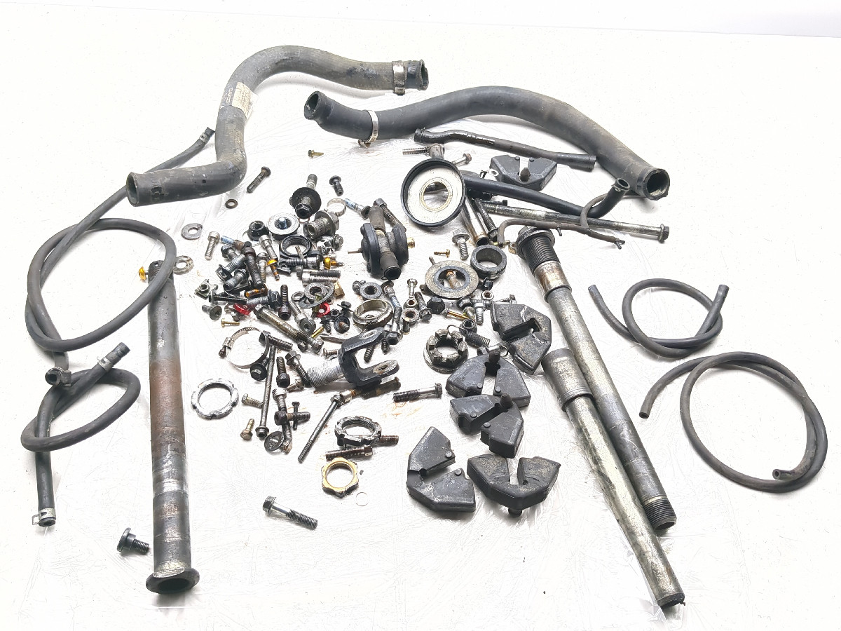 01-03 Suzuki GSXR 600 750 Parts Master Hardware Axle Swing Cush