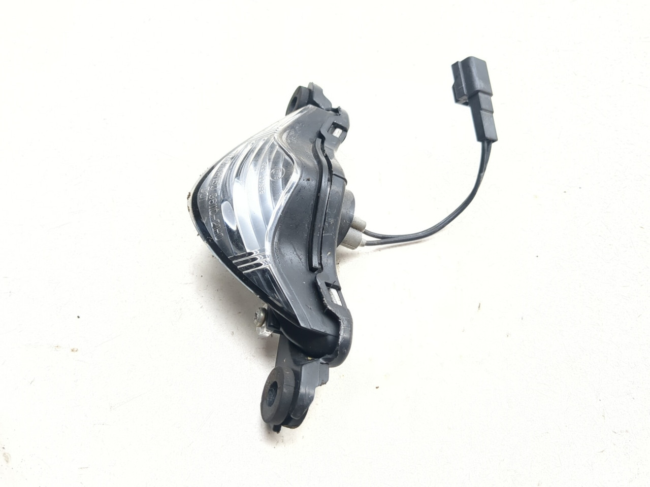 07 08 Suzuki GSXR 1000 Front Position Central V-Shaped Headlight