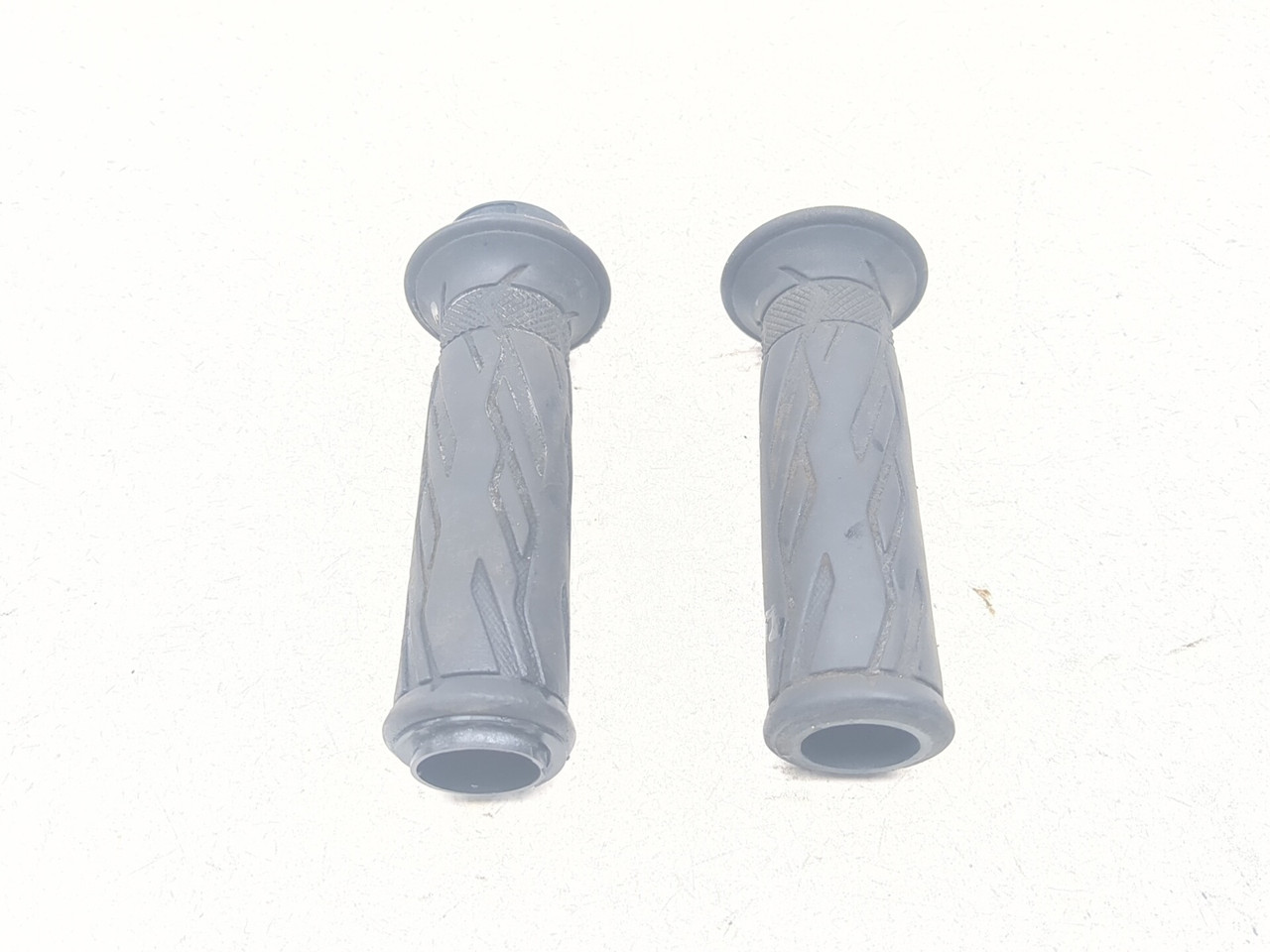 08-20 Suzuki Hayabusa GSX1300R Front Left Right Handlebar Grip Set