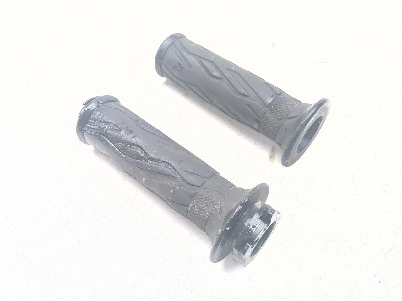 08-20 Suzuki Hayabusa GSX1300R Front Left Right Handlebar Grip Set