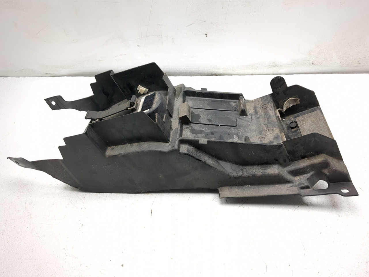 99-07 Suzuki Hayabusa GSX1300R Rear Undertail Inner Fender 63111