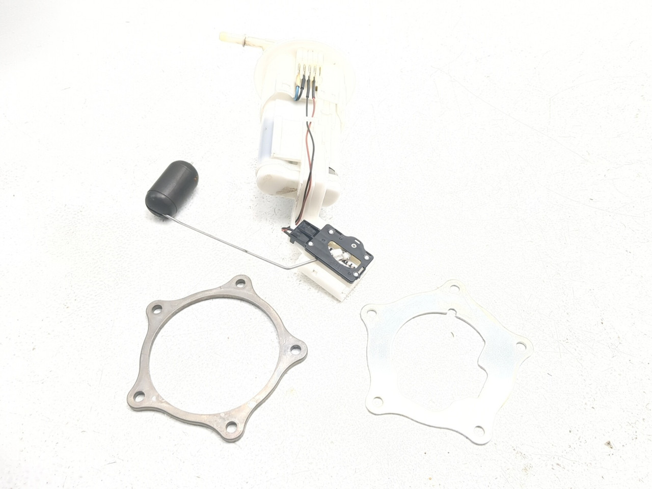 17-25 Suzuki DL650 Fuel Gas Petrol Pump w/ Mounting Rings Set