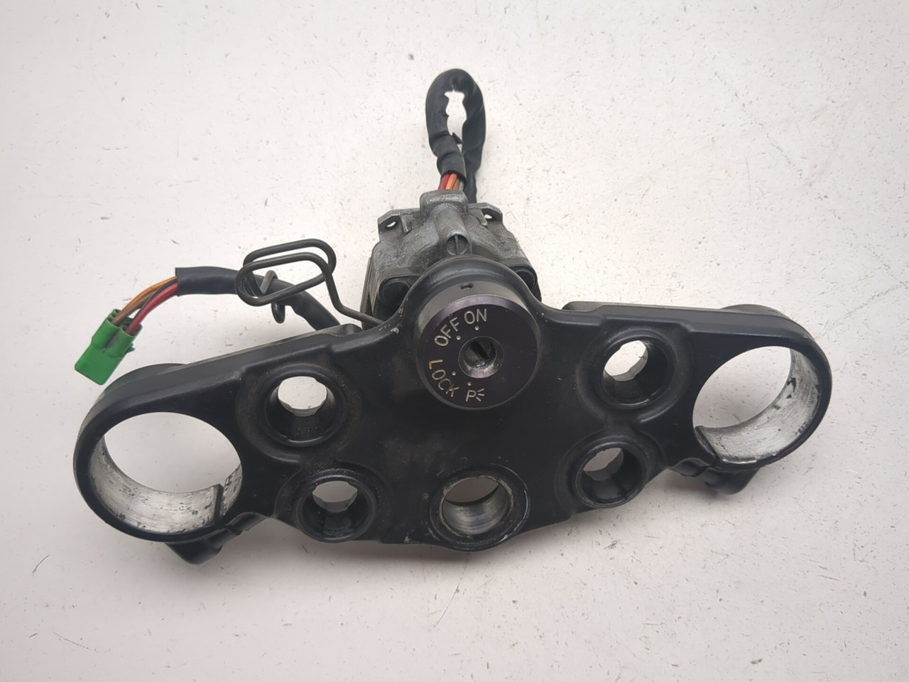 99-07 Suzuki Hayabusa GSX1300R Upper Triple Tree Ignition Seat