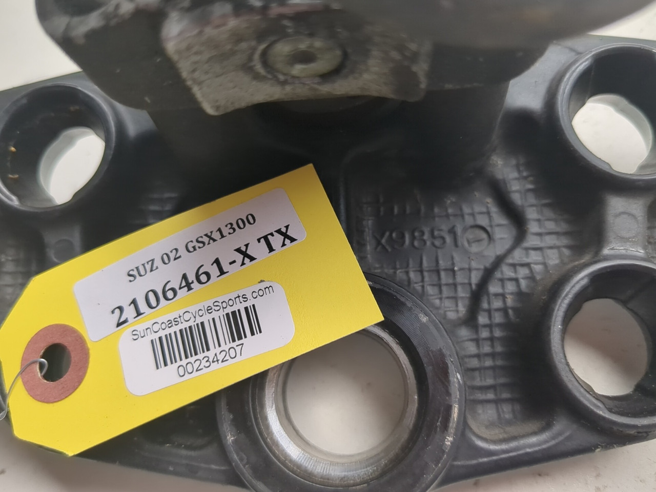 99-07 Suzuki Hayabusa GSX1300R Upper Triple Tree Ignition Seat