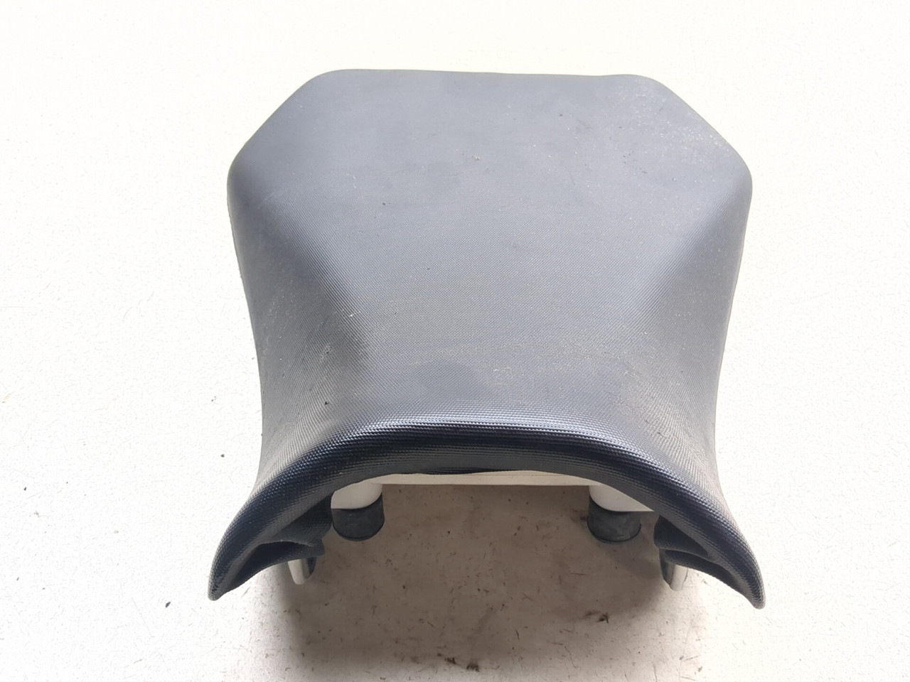 11-25 Suzuki GSXR 600 750 Front Seat Bench Saddle Driver 45100