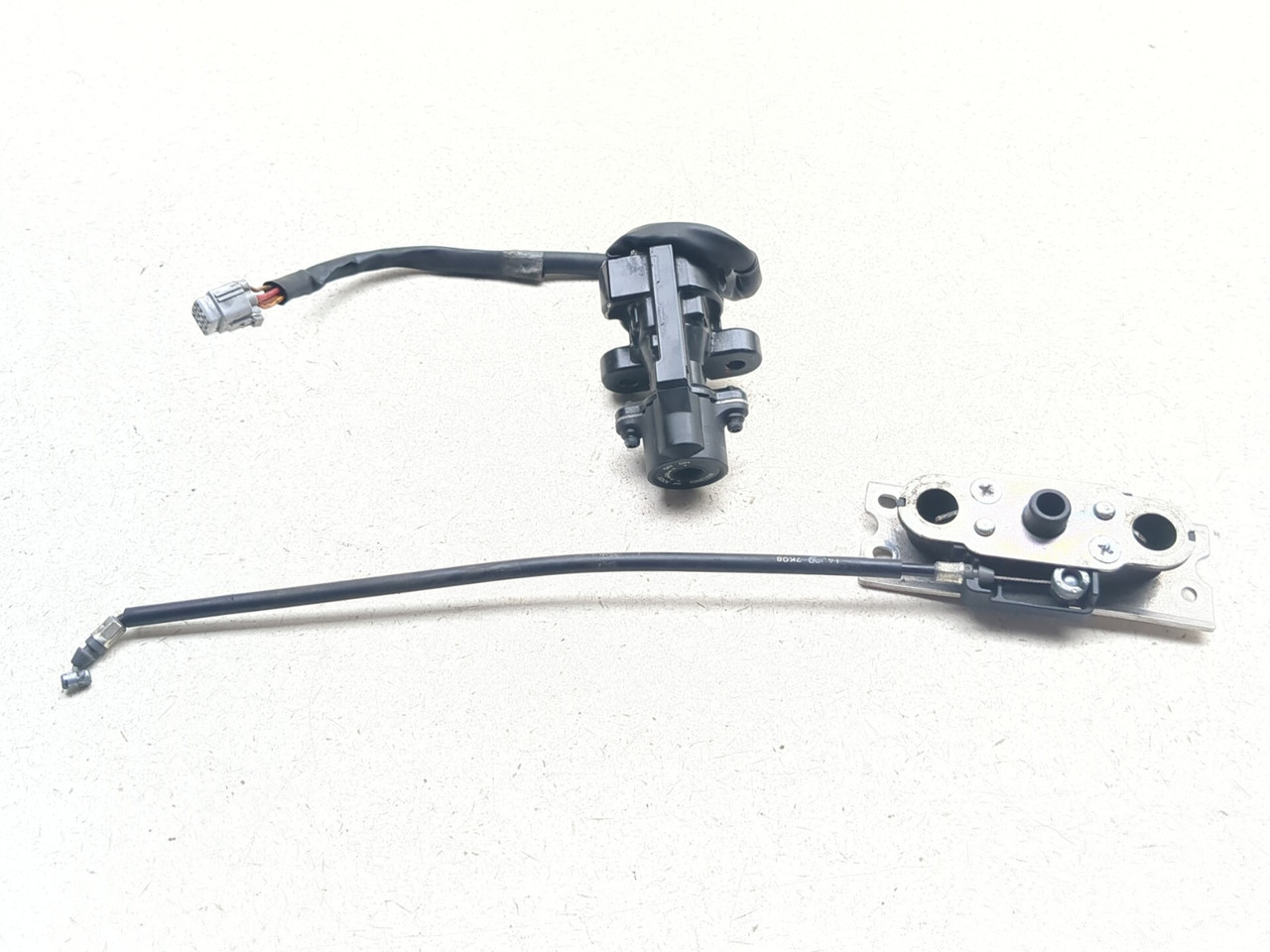 11-25 Suzuki GSXR 600 750 Ignition Seat Lock Set w/ No Key 37101