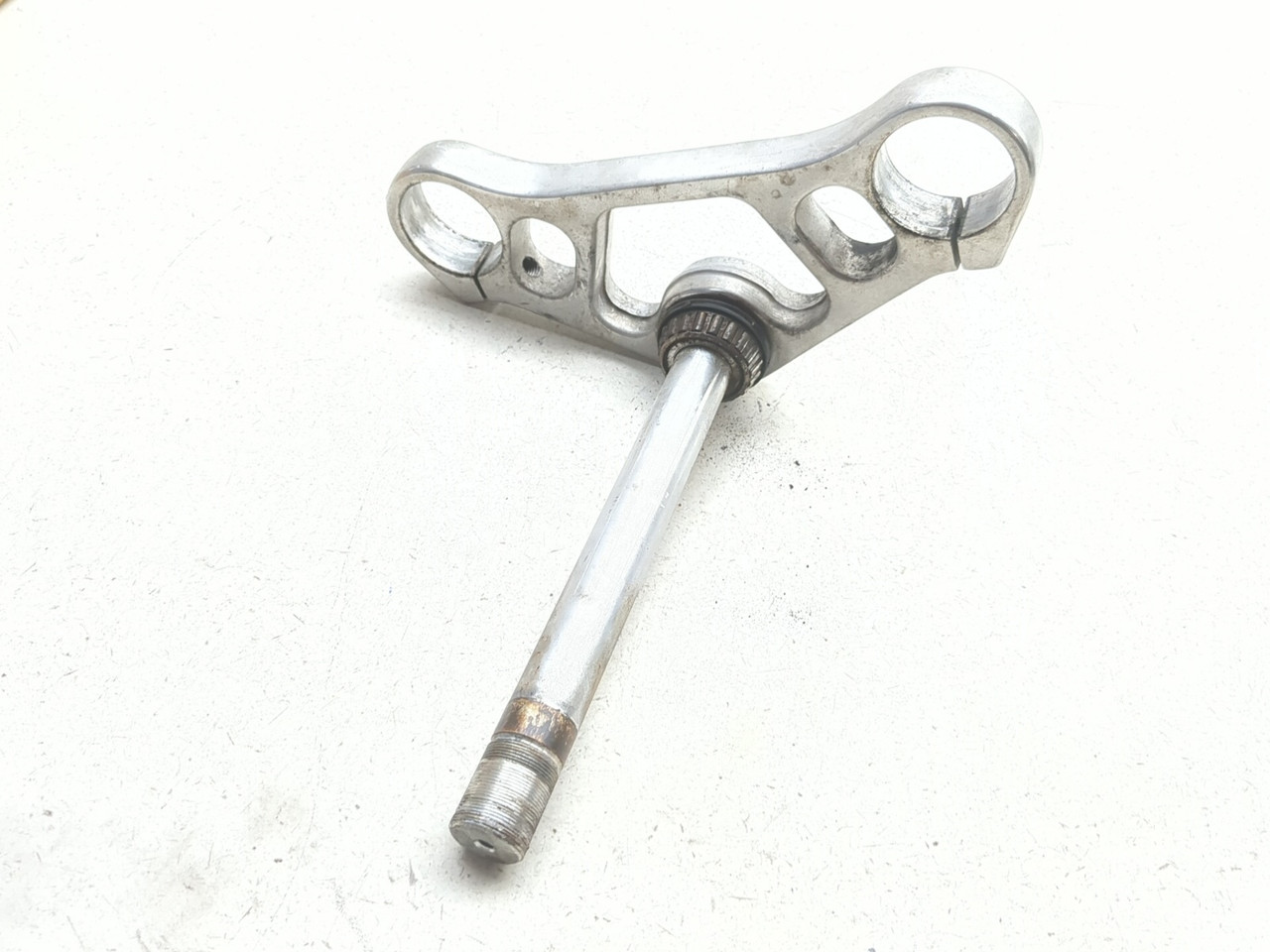 02-06 Harley Davidson VROD VRSCA Lower Triple Tree Yoke Stem Clamp