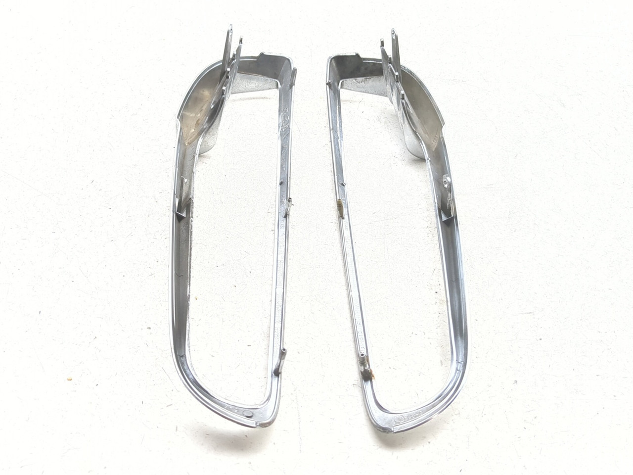 02-06 Harley-Davidson VROD VRSCA Left Right Radiator Inlet Bezel