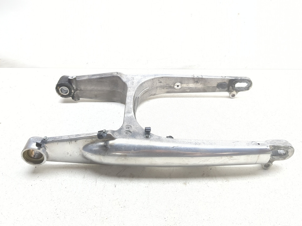 HARLEY DAVIDSON 純正リアサス ハーレー V-ROD系 02-06 Harley-Davidson VROD VRSCA Rear Swingarm 48372-01 - Sun