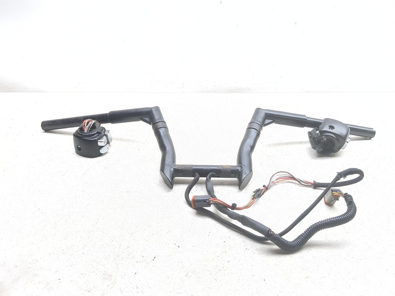 02-06 Harley Davidson VROD VRSCA Front Handlebars STRAIGHT - Sun