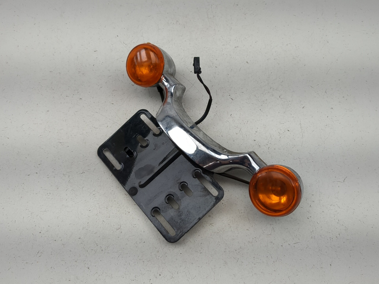 07-13 Harley Street Glide FLHX Rear Turn Signal Bar Assembly 68629