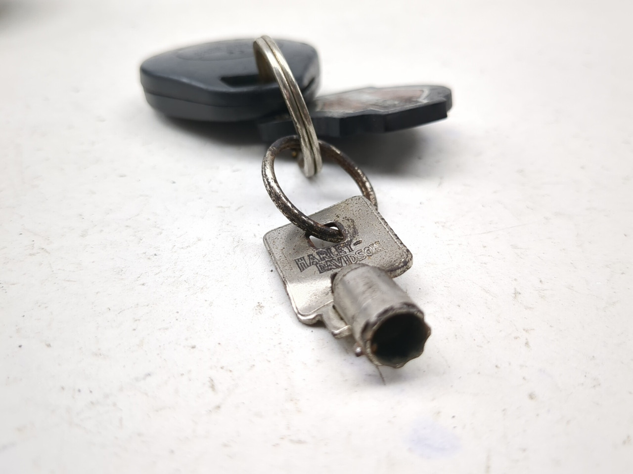 07-13 Harley Street Glide FLHX Ignition Switch Fuel Cap with Key