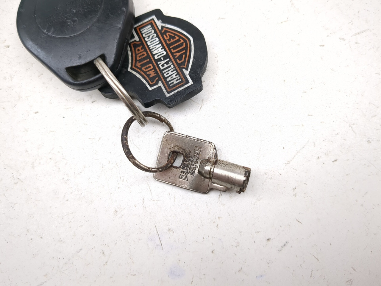 07-13 Harley Street Glide FLHX Ignition Switch Fuel Cap with Key