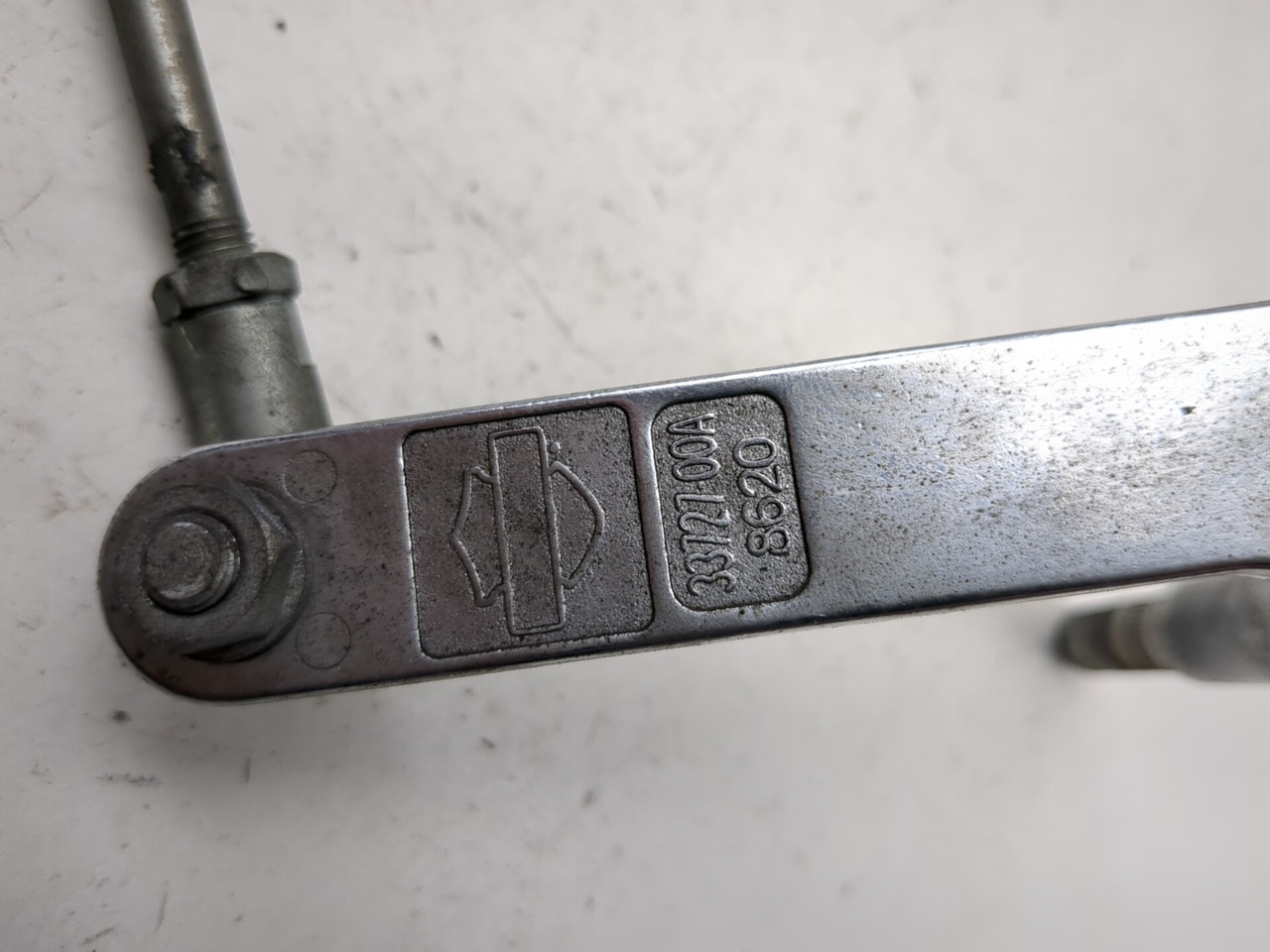 07-13 Harley Street Glide FLHX Left Shift Linkage 33727-00A - Sun
