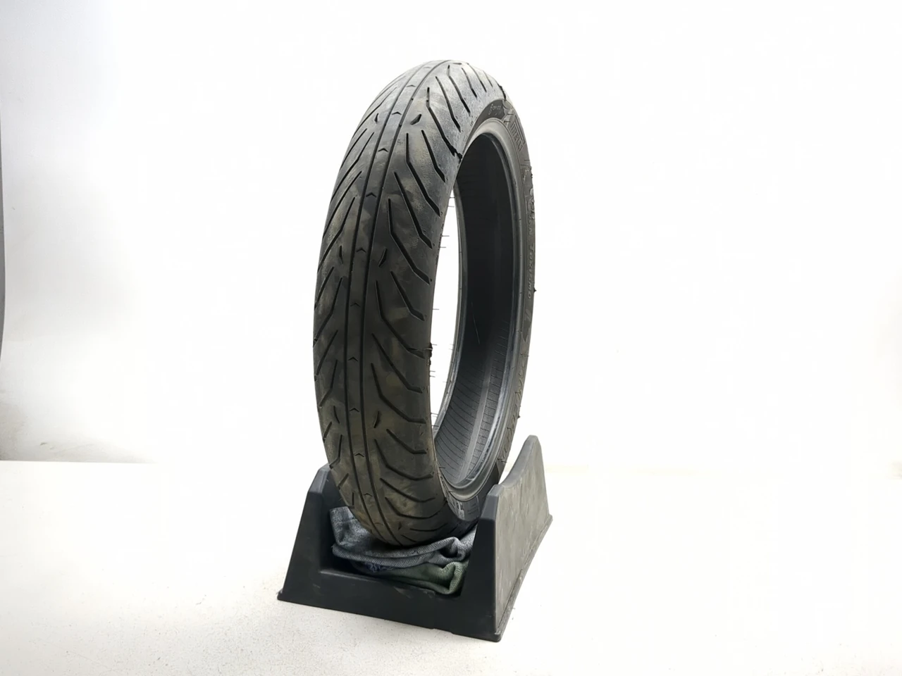 Pirelli Angel GT II Front Tire 120/70ZR17 - Sun Coast Cycle Sports