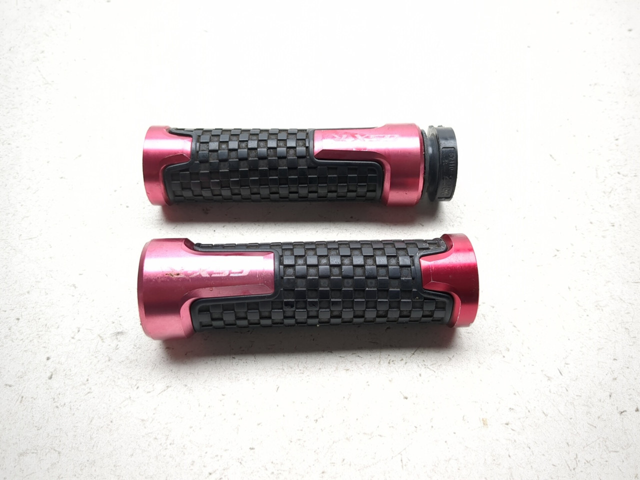06-07 Suzuki GSXR 600 750 Front Left Right Handlebar Grip Set