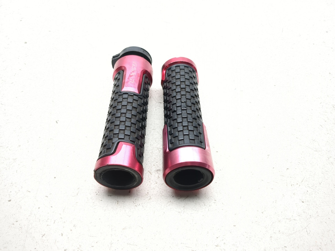 06-07 Suzuki GSXR 600 750 Front Left Right Handlebar Grip Set