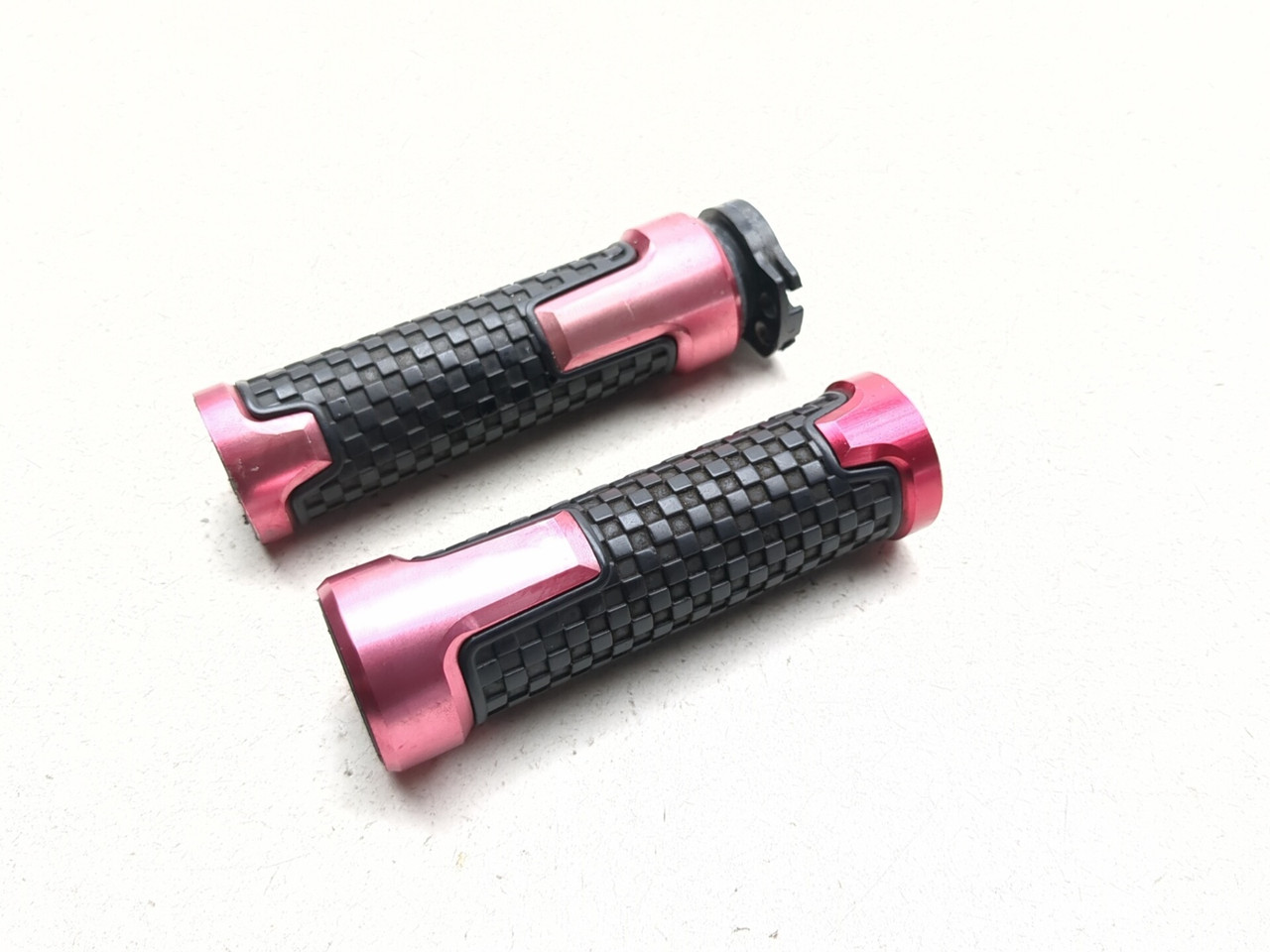 06-07 Suzuki GSXR 600 750 Front Left Right Handlebar Grip Set