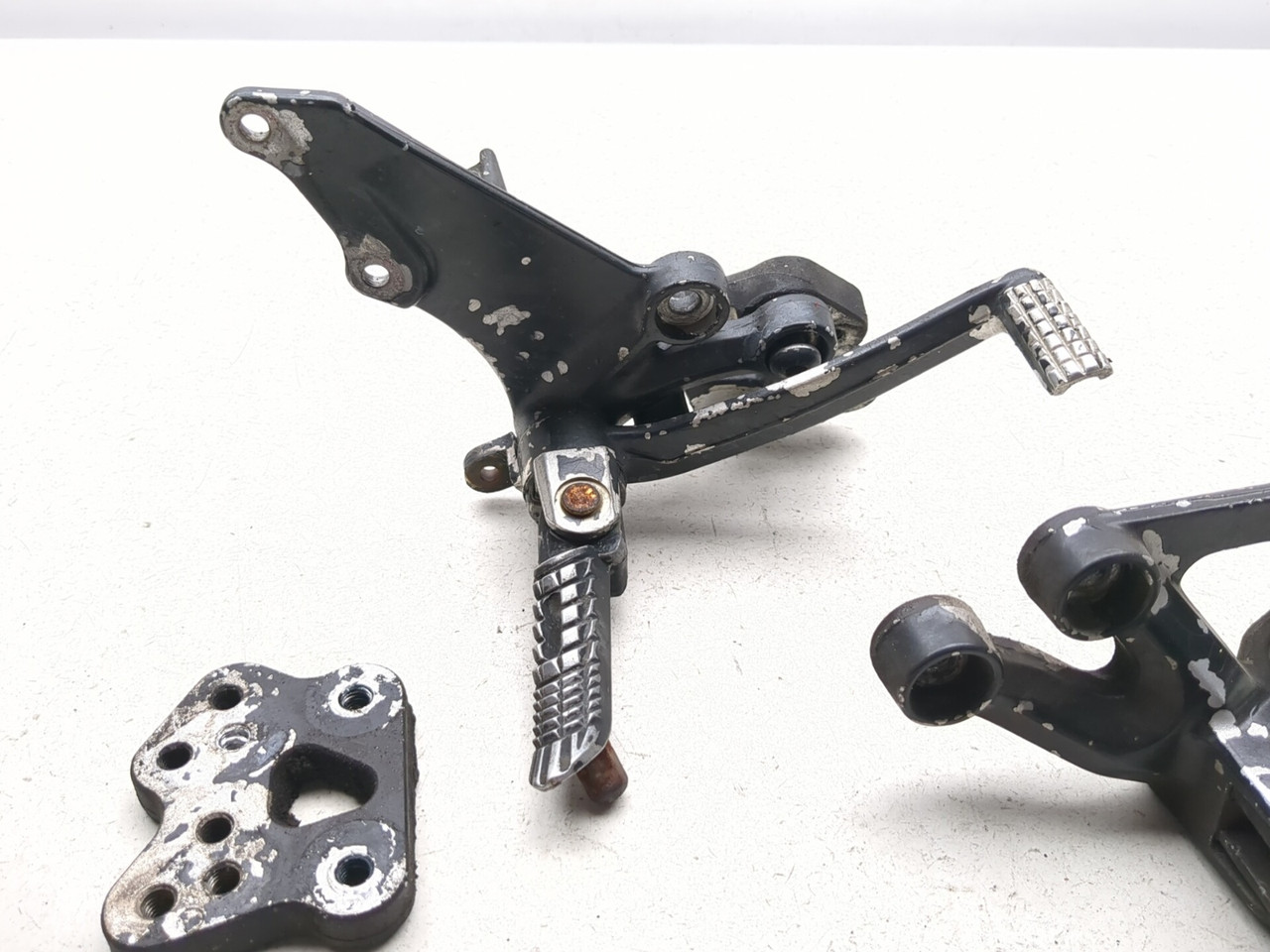 パブ恵　UNIONパーツ 片足右 06-07 Suzuki GSXR 600 750 Front Left Right Foot Peg Assembly Set