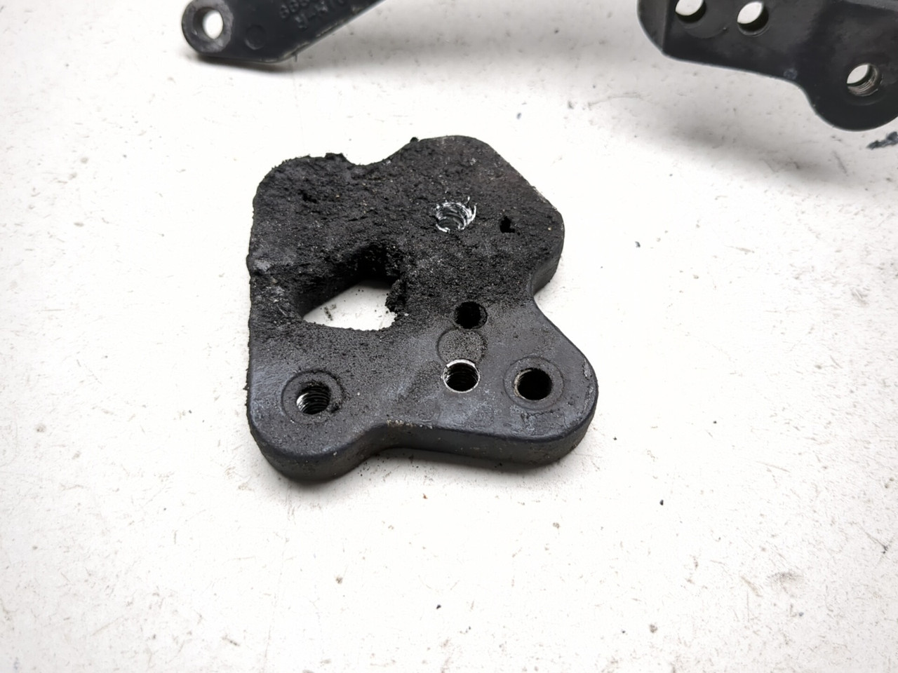 06-07 Suzuki GSXR 600 750 Front Left Right Foot Peg Assembly Set